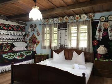 Фото номера Трехместный номер с собственной ванной комнатой Лоджи Pensiunea Rustic Oncesti г. Onceşti 9