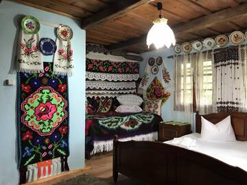 Фото номера Трехместный номер с собственной ванной комнатой Лоджи Pensiunea Rustic Oncesti г. Onceşti 10